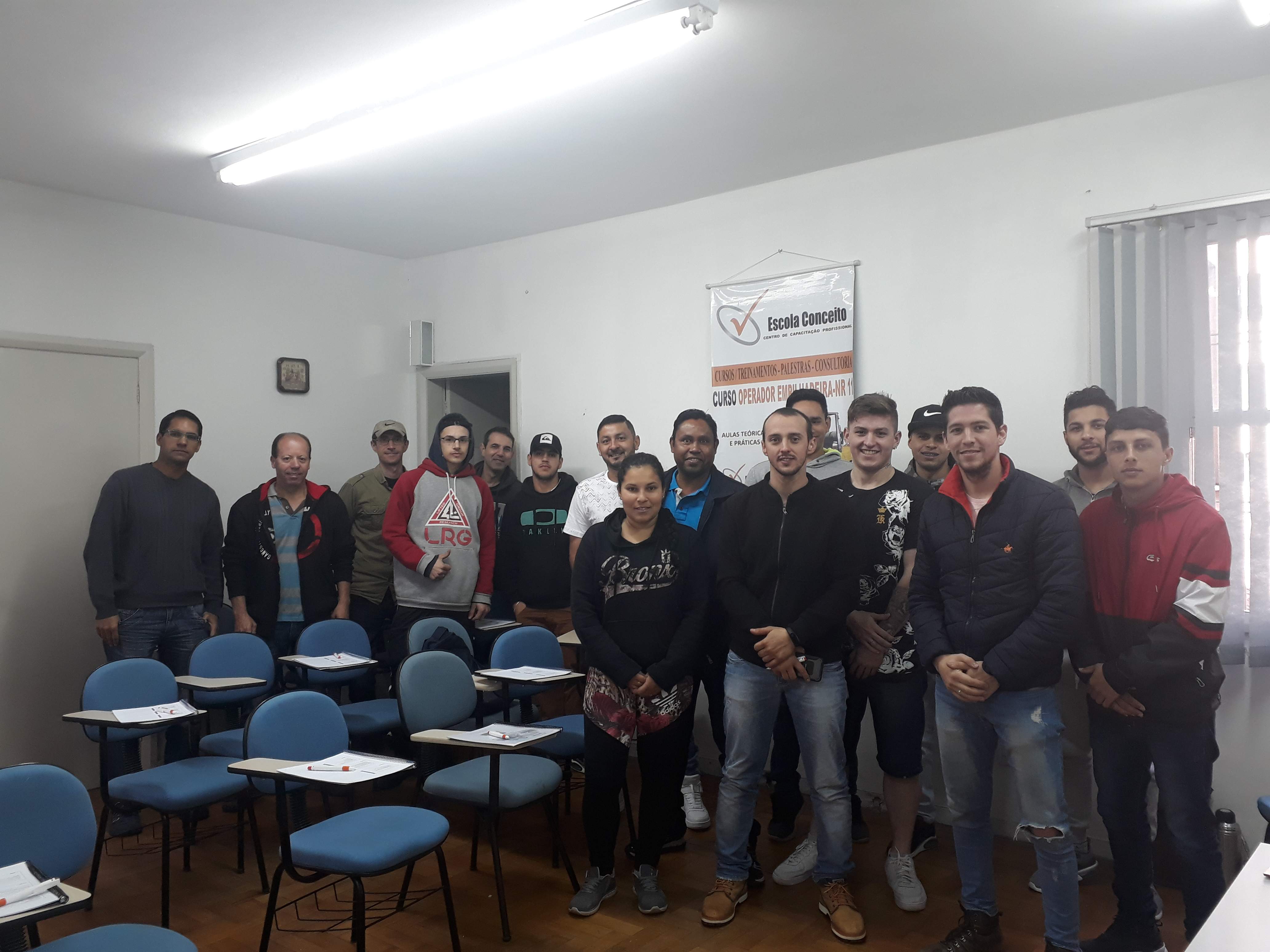 CURSO DE AUXILIAR DE LOGÍSTICA E ALMOXARIFADO (SEMIPRESENCIAL)