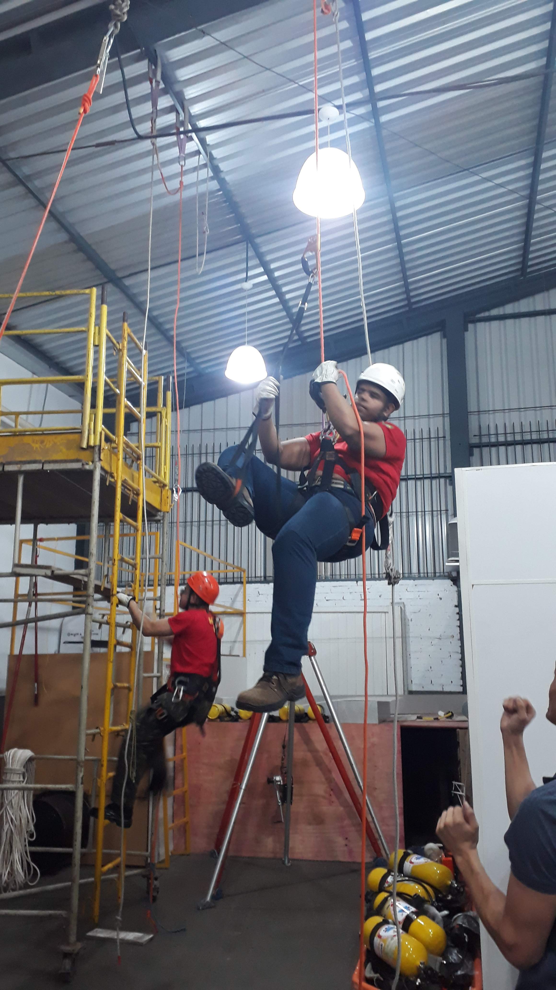 NR 35 - TRABALHO EM ALTURA